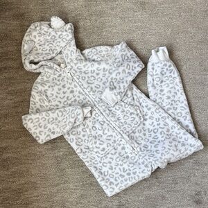 Cat & Jack Gray Leopard Print Kids Pajamas